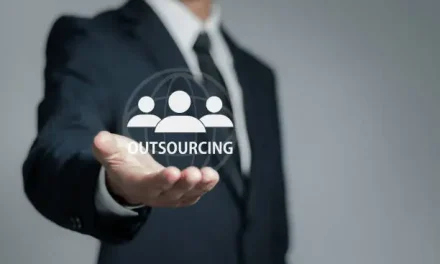 What Are the Advantages and Disadvantages of Outsourcing?